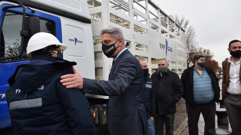 Arcioni firmó un convenio con Petrominera para la provisión de gas envasado para sectores vulnerables de Rawson y Trelew