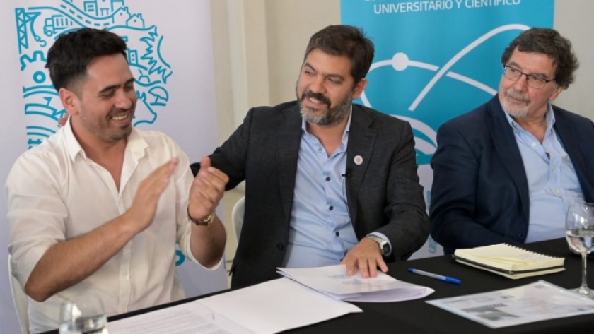 Bianco y Villagrán firmaron el convenio de adhesión de Carmen de Areco al Programa Puentes
