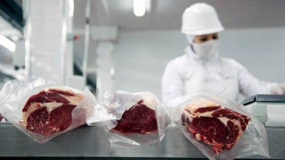 Cae el precio de la carne argentina