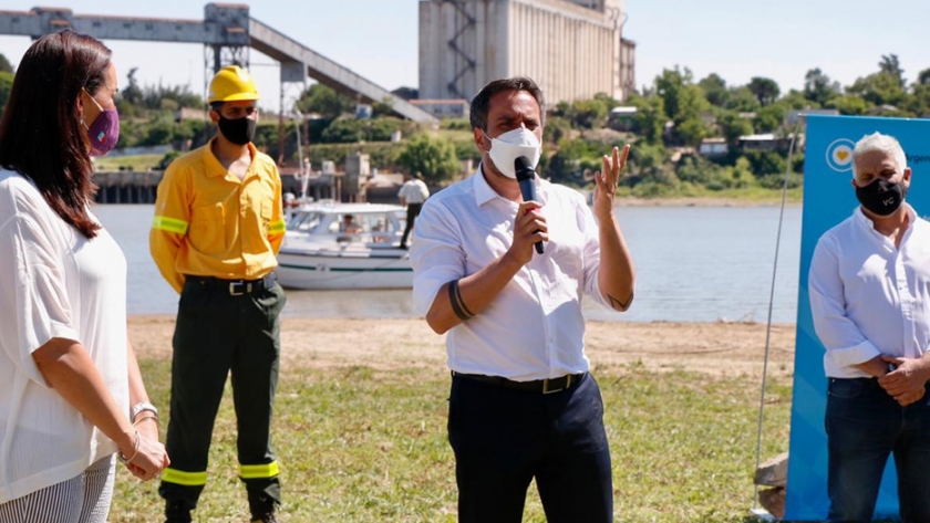 Santa Fe: Cabandié entregó equipamiento para los faros de conservación