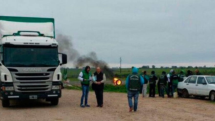 Se agrava el conflicto entre el sector arrocero y el gremio de Camioneros