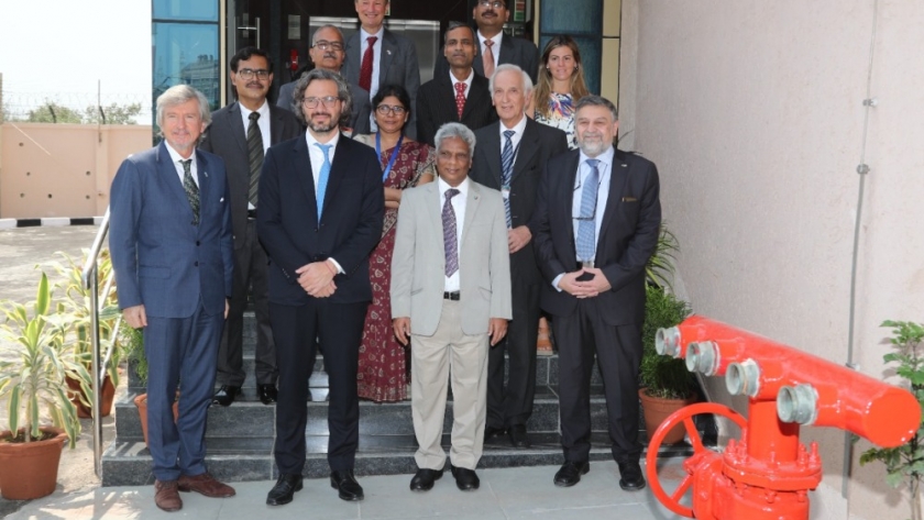 Tecnología argentina en India: Cafiero visitó la planta de producción de radioisótopos que construyó INVAP