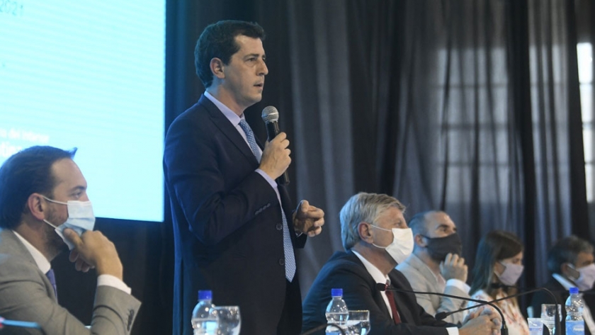 Wado de Pedro: "El federalismo y la igualdad de oportunidades se hacen con trabajo genuino"