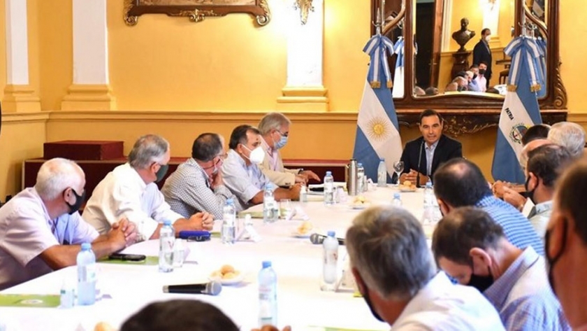 El gobernador Valdés encabezó una nueva reunión con productores tabacaleros