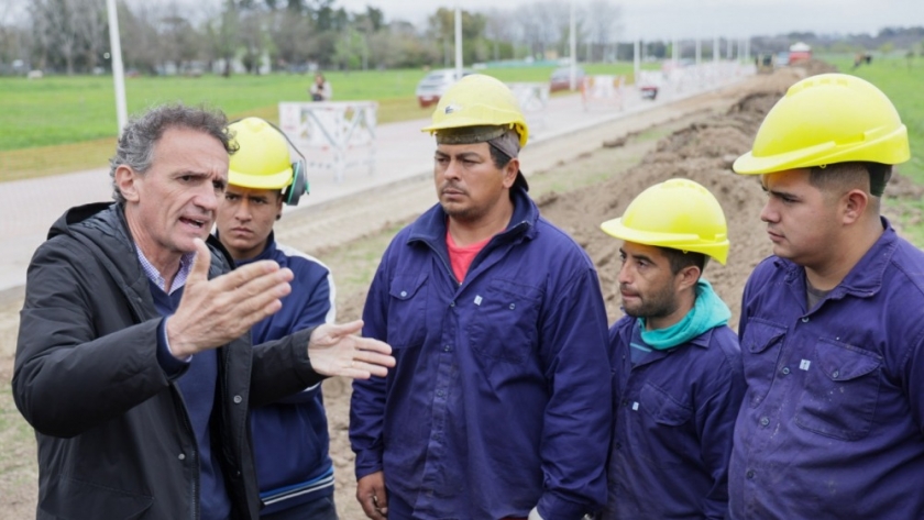 Katopodis recorrió obras en San Vicente