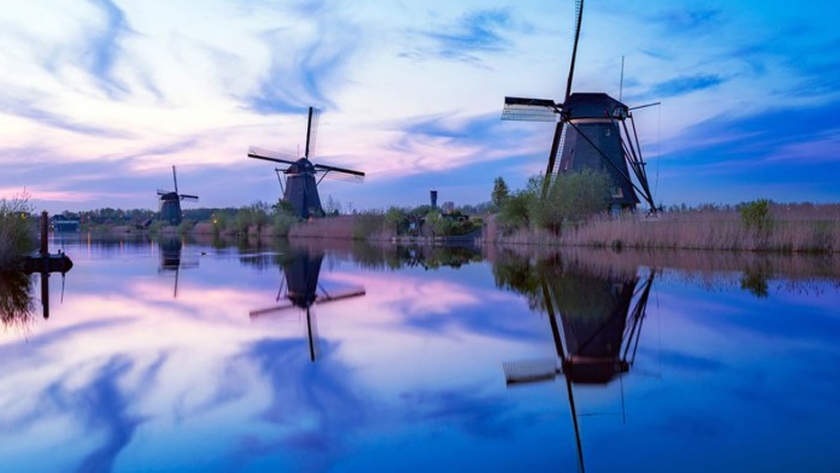 La peligrosa paradoja de Holanda: su suelo se hunde bajo 1.000 molinos y 650 millones de kilos de queso