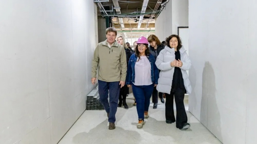 Melella junto a la Ministra Vizzotti recorrieron la obra del Hospital y el Centro de Rehabilitación en Ushuaia