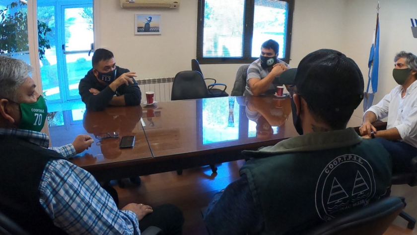 Puerto Madryn: Calvo recibió a miembros de la Cooperativa de Servicios de Estibajes