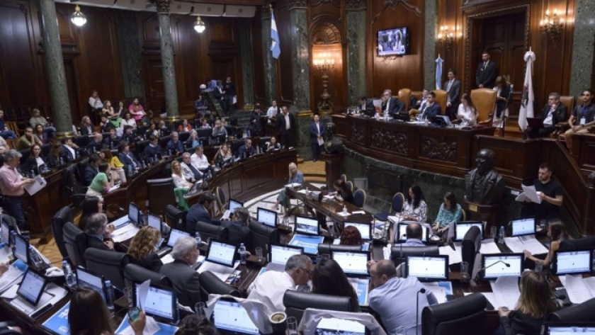 La Legislatura de la Ciudad aprobó el Presupuesto 2023 con Déficit Cero, sin aumento de impuestos y con una baja del peso de la deuda del 30%