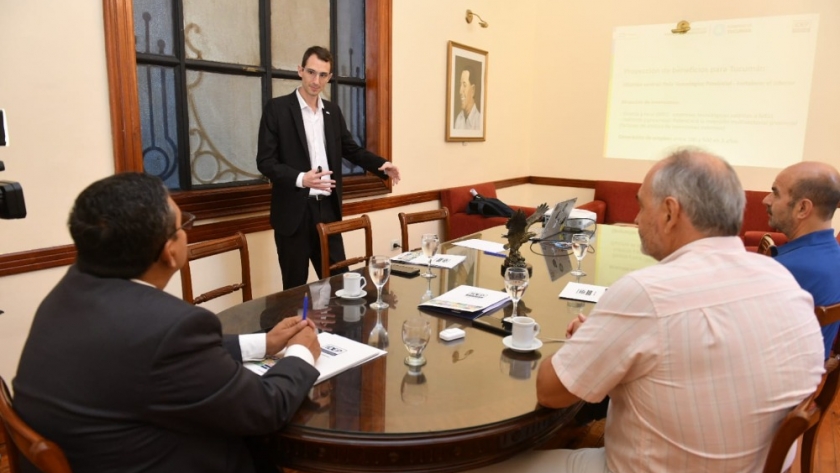 La Provincia diseña estrategias conjuntas con el sector público y privado