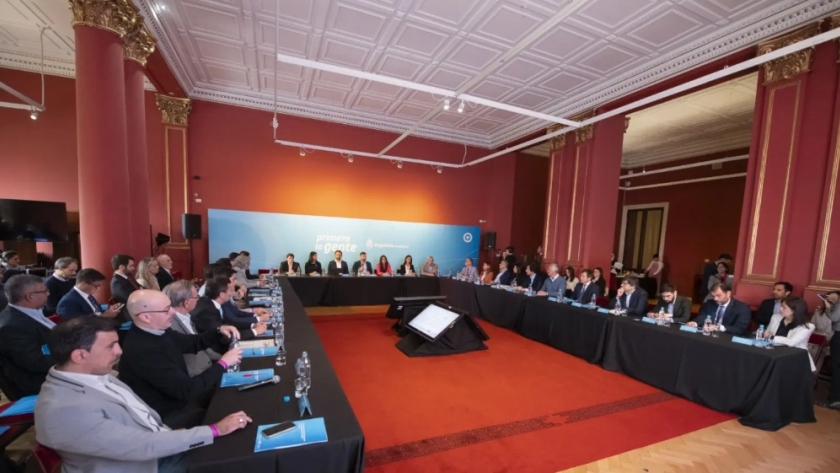 Se presentaron los avances del proyecto troncal de fibra óptica ante Nación