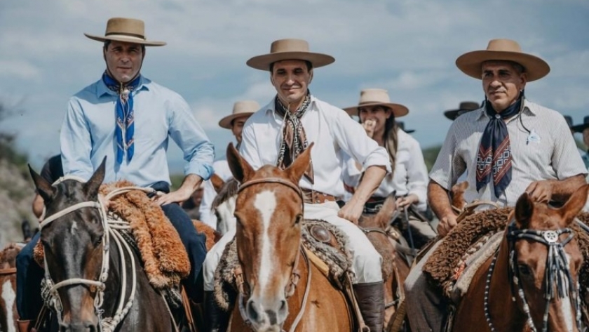Con más de 5300 jinetes, la Cabalgata de la Fe llegó a la Difunta Correa