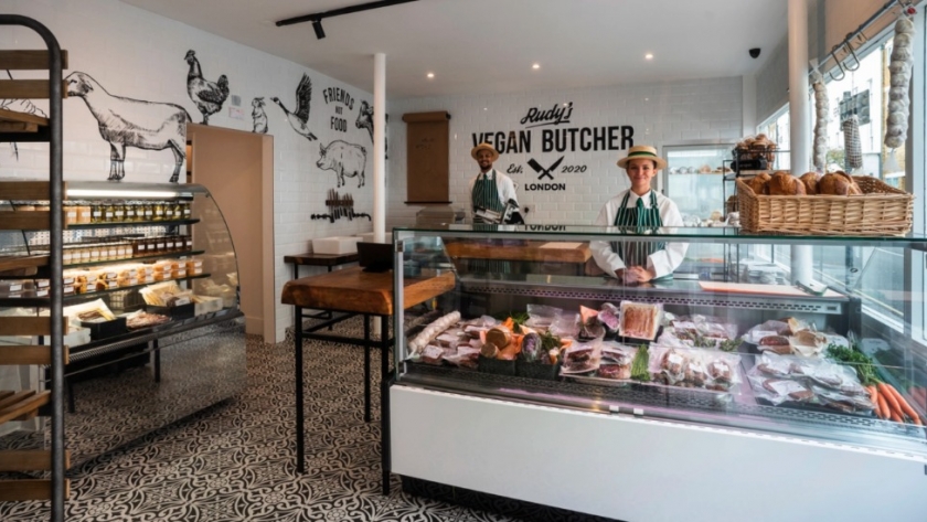 Rudy's Vegan Butcher: abre con un éxito arrollador la primera carnicería vegana de Europa (donde nada es lo que parece)
