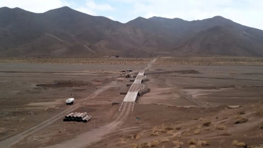 Nuevo puente alcantarilla en río Las Burras, habilitado