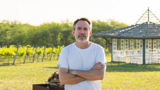 Vinos oceánicos: Eduardo Tuite impulsa un terroir de clase mundial en la costa bonaerense