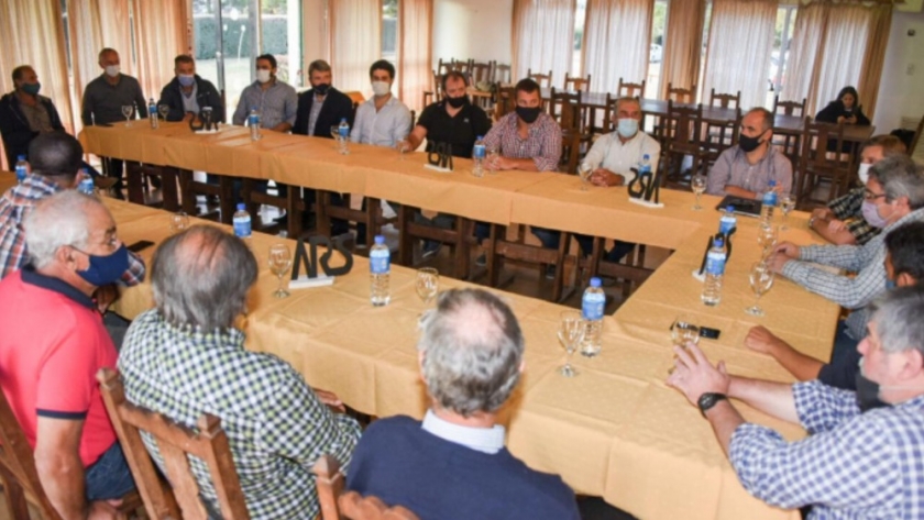 Productores de Saavedra recibieron al ministro Javier Rodríguez