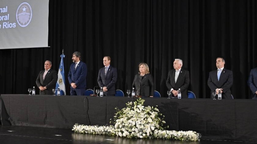 “Entre Ríos respeta profundamente los valores democráticos”, dijo Bordet en la proclamación de autoridades electas