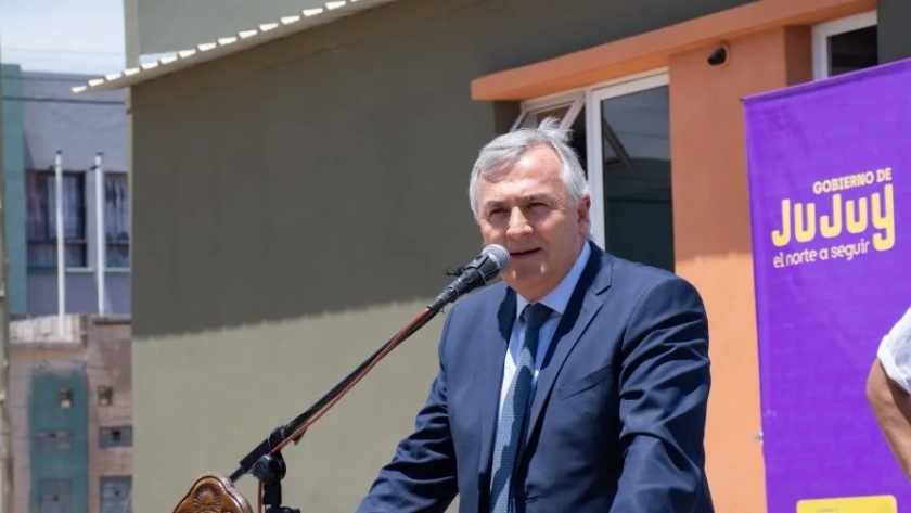 Morales entregó viviendas a 32 familias en Alto Comedero