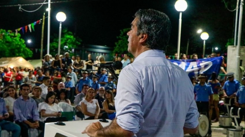 135° aniversario de Colonia Benítez: Capitanich inauguró una plaza en el paraje Tres Horquetas y entregó 60 títulos de propiedad