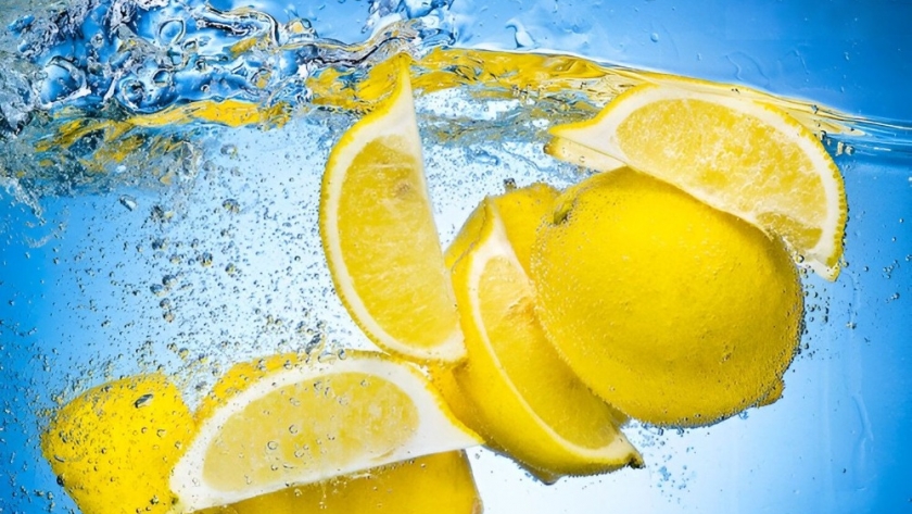 Los peligros ocultos del agua con limón: lo que debes saber antes de incorporarla a tu rutina diaria