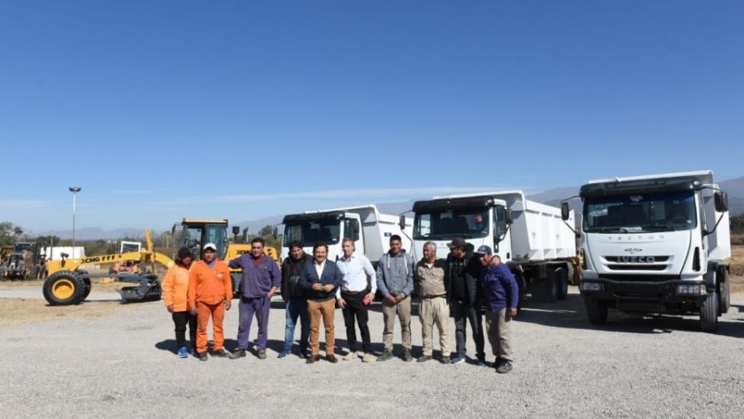 La Provincia invirtió $550 millones en maquinarias para Vialidad de Salta que hoy entregó el gobernador Sáenz 