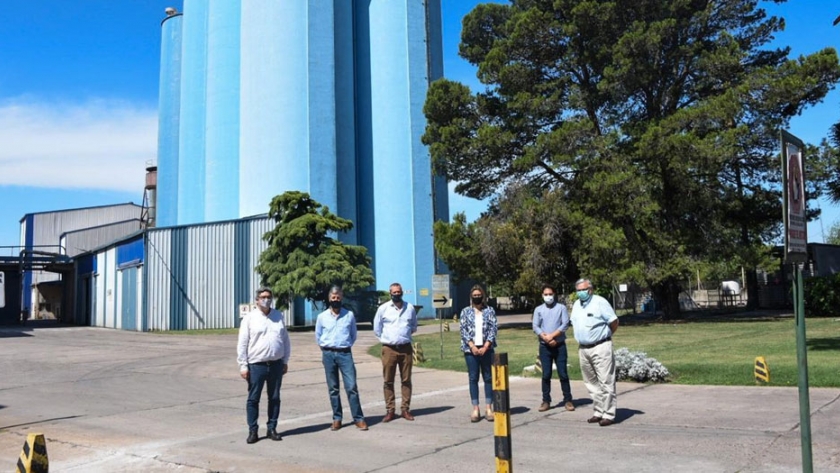 El ministro Rodríguez recorrió la planta de la Asociación de Cooperativas Argentinas de San Nicolás