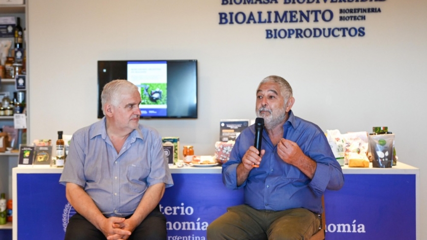 En Expoagro, Vilella lanzó el concurso de fotografía 