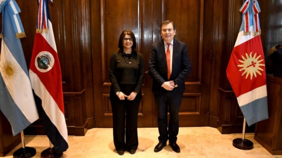 El gobernador Gerardo Zamora recibió a la Embajadora de Costa Rica en Casa de Gobierno
