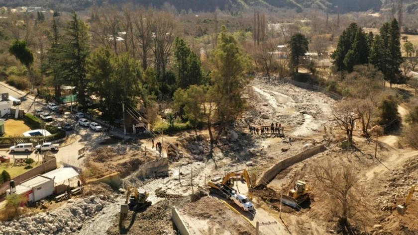 El Gobernador supervisó inicio de obras en El Rodeo