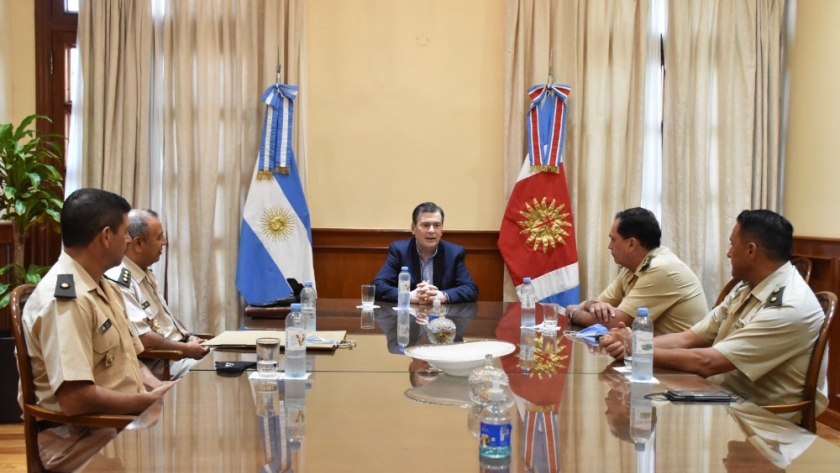Autoridades del Ejército fueron recibidas por Zamora en Casa de Gobierno