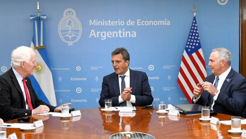 El Ministro Massa recibió a una delegación de Senadores Estadounidenses