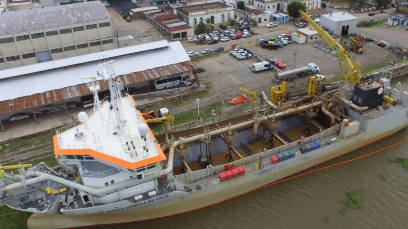 El Puerto de Santa Fe comenzó a dragar el canal de acceso para enfrentar la bajante del Río Paraná