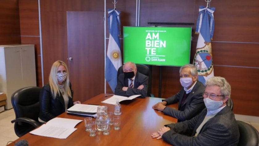 Ambiente trabajará en la normativa para certificación de edificios sustentables