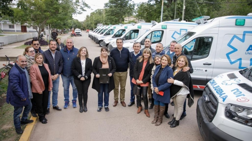 Fortalecer el acceso a derechos: en colonia benítez, capitanich entregó ambulancias para distintas localidades y herramientas a emprendedores