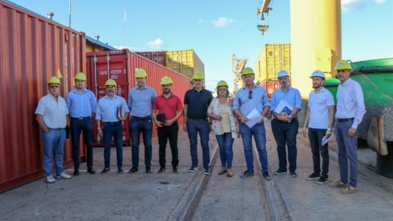 <Jornada de trabajo para el desarrollo portuario de Barranqueras y Las Palmas junto a la Compañia Colono