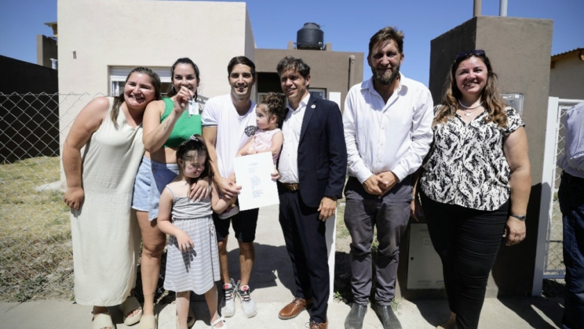 Kicillof entregó 25 viviendas y 425 escrituras gratuitas