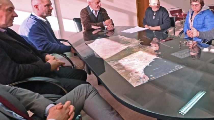 Arcioni mantuvo una reunión de trabajo con la Cooperativa Lanera Trelew Ltda para analizar la competitividad del sector