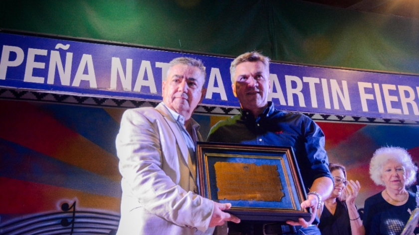 El gobernador acompañó el 79° aniversario de la Peña Nativa Martín Fierro