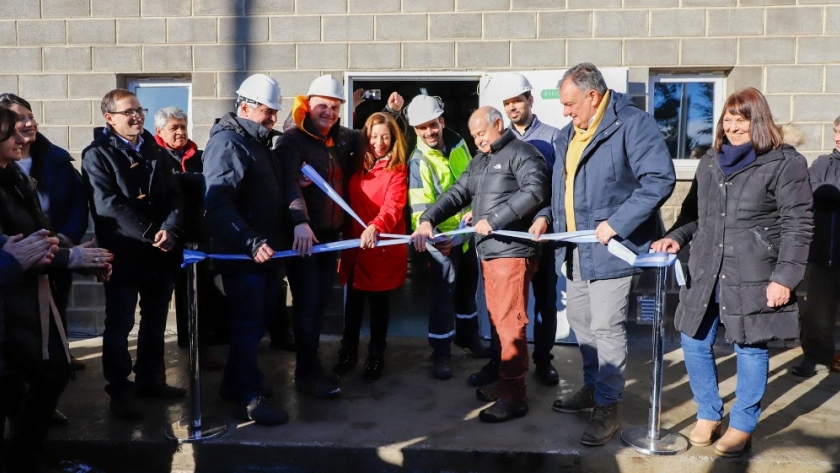 La gobernadora Arabela Carreras junto a la CEB, inauguró una estación transformadora en Bariloche