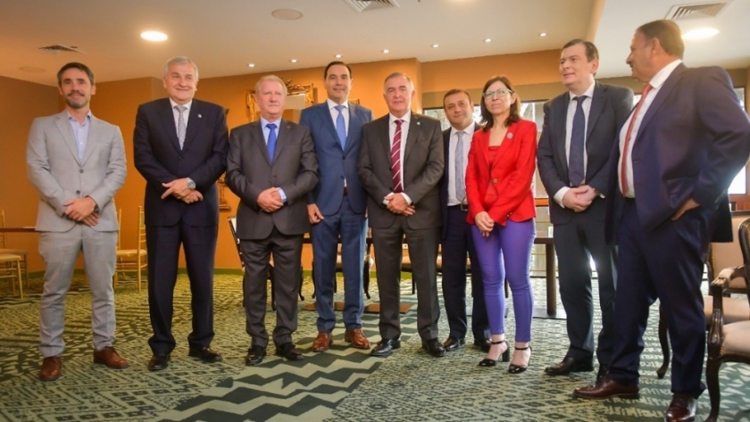 En Salta, el gobernador Valdés participa de la 9ª Asamblea del Consejo Regional del Norte Grande