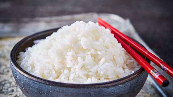 El truco para mejorar el arroz blanco: por qué agregar vinagre puede transformar tu cocina