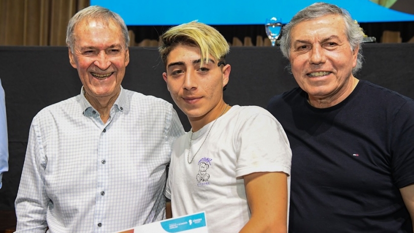 Más Vida Digna: Schiaretti completó la entrega de desembolsos de 400 créditos