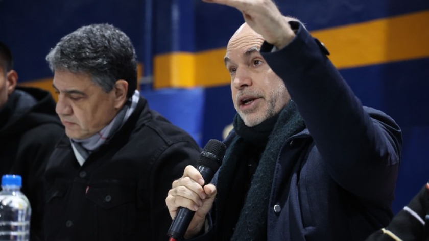 Reunión de vecinos y vecinas de Nueva Pompeya con Horacio