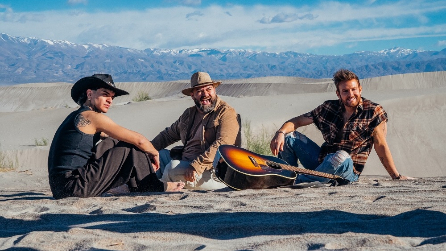Catamarca potencia su atractivo turístico con el estreno del videoclip de Axel, Juan Fuentes y Valen Vargas