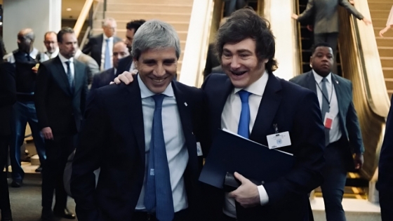 El dólar cerró en alza antes de las legislativas y marcó un nuevo récord histórico en medio de tensiones cambiarias