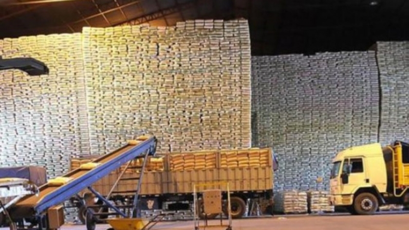 Agricultura distribuyó la cuota de azúcar crudo para exportar a Estados Unidos