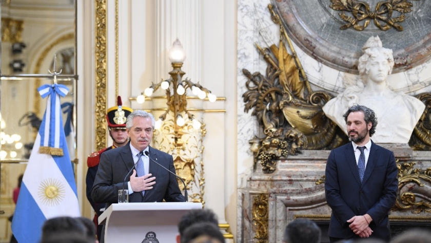 El presidente encabezó la ceremonia de jura de diplomáticos y diplomáticas del Instituto del Servicio Exterior de la Nación