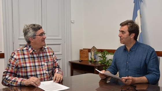 Javier Rodríguez firmó un convenio de Buenas Prácticas Agrícolas con Luján
