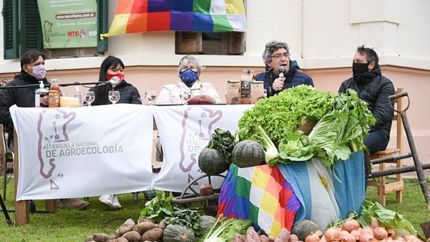 El MDA participó del lanzamiento de la Escuela Nacional de Agroecología del MTE