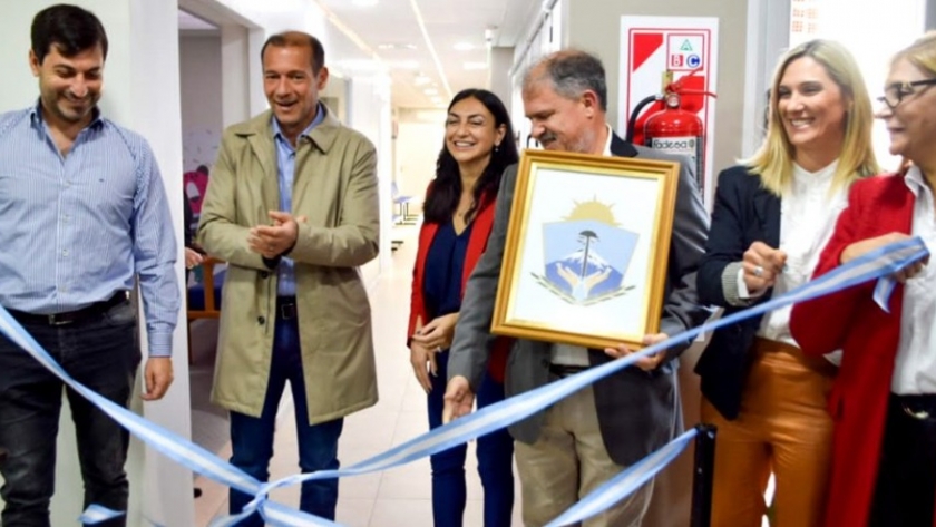 El gobernador participó de la inauguración de una unidad pediátrica de alta complejidad de CMIC